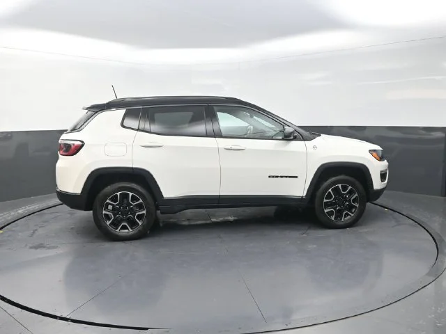 Used 2020 White Jeep Trailhawk image 9