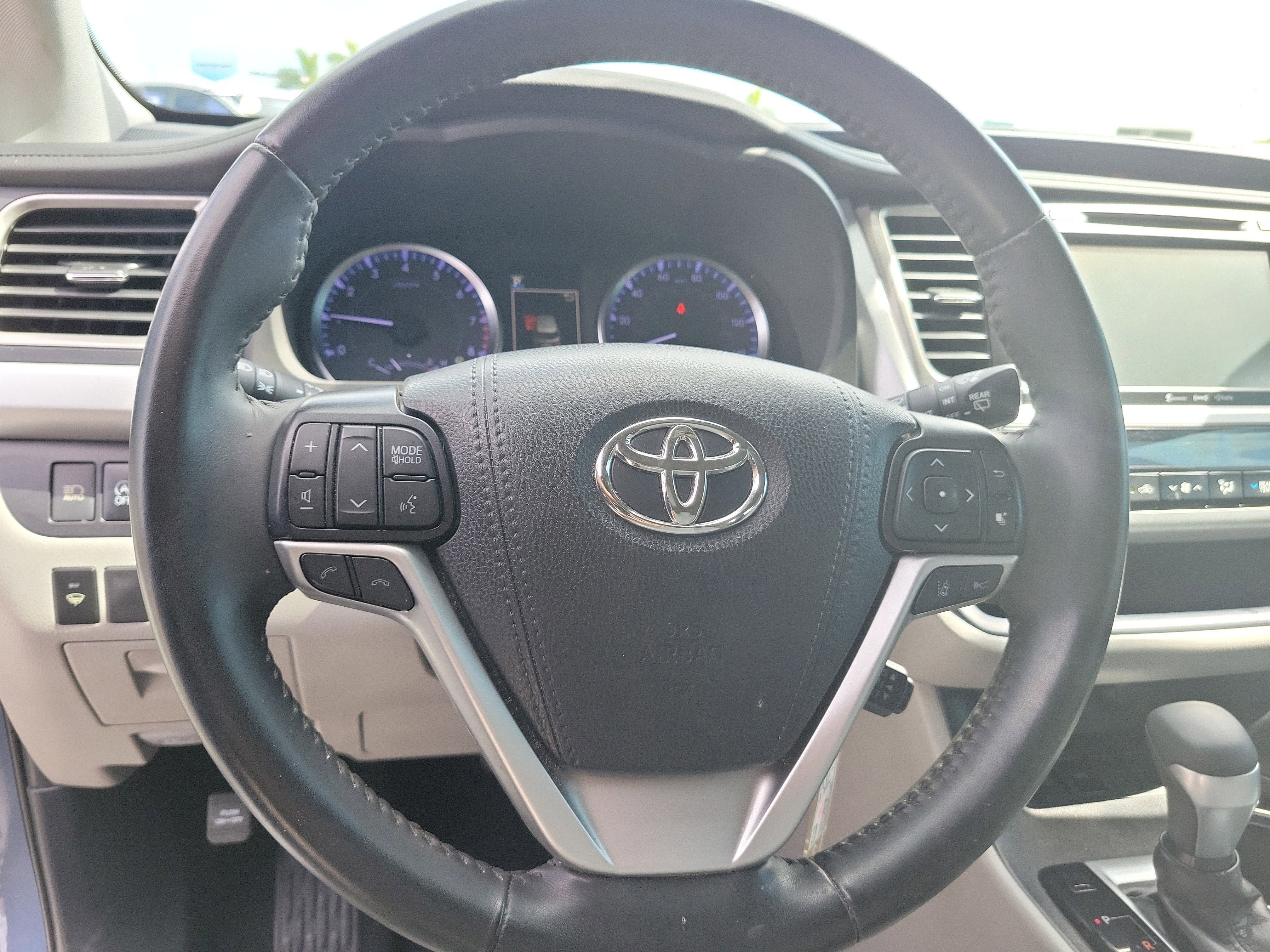 Used 2019 Shoreline Mist Toyota LE Plus image 26