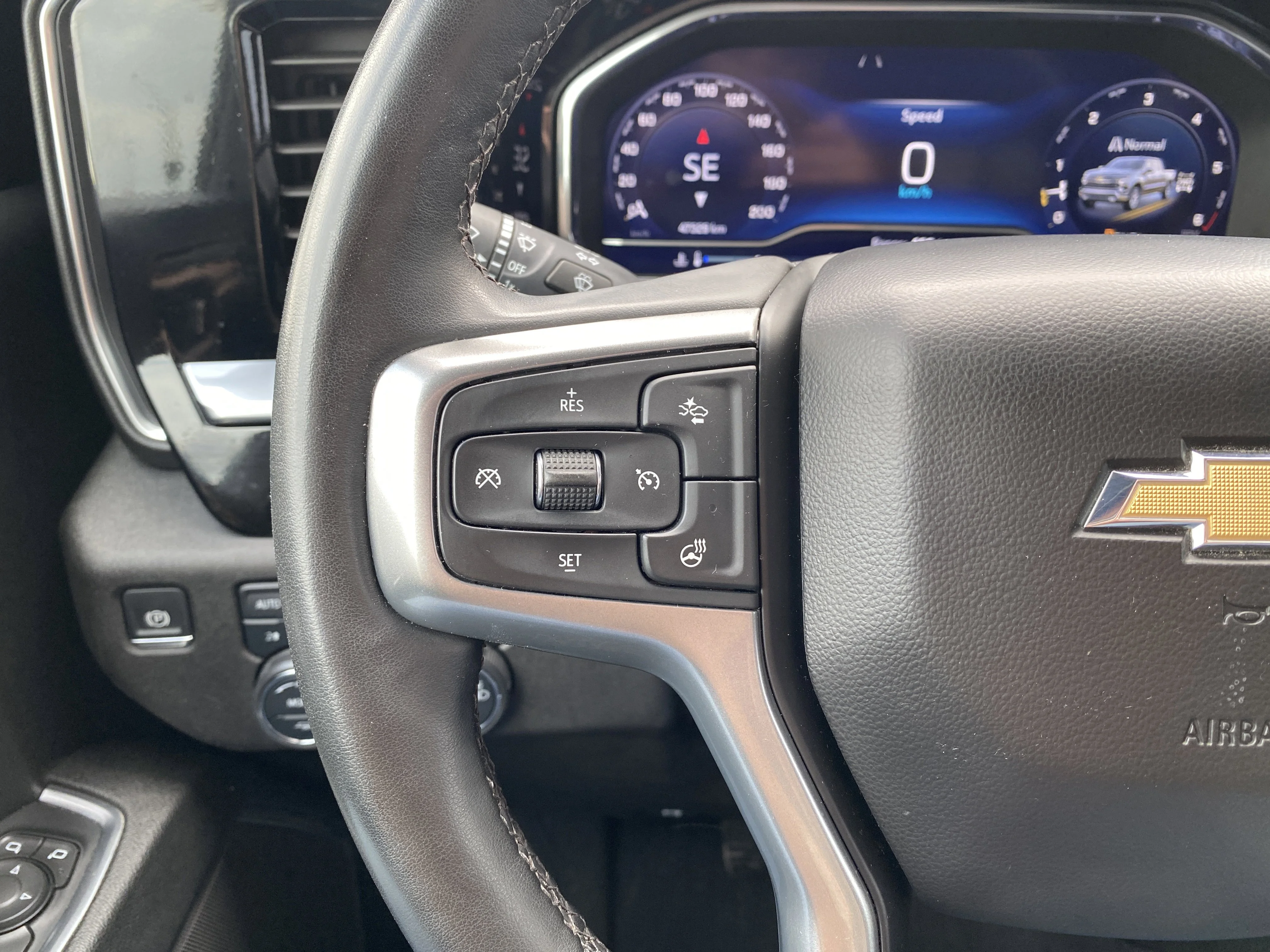 Used 2024 White Chevrolet LT Crew Cab * TOW PACKAGE * 360 CAMERA * NAVIGATION * image 12