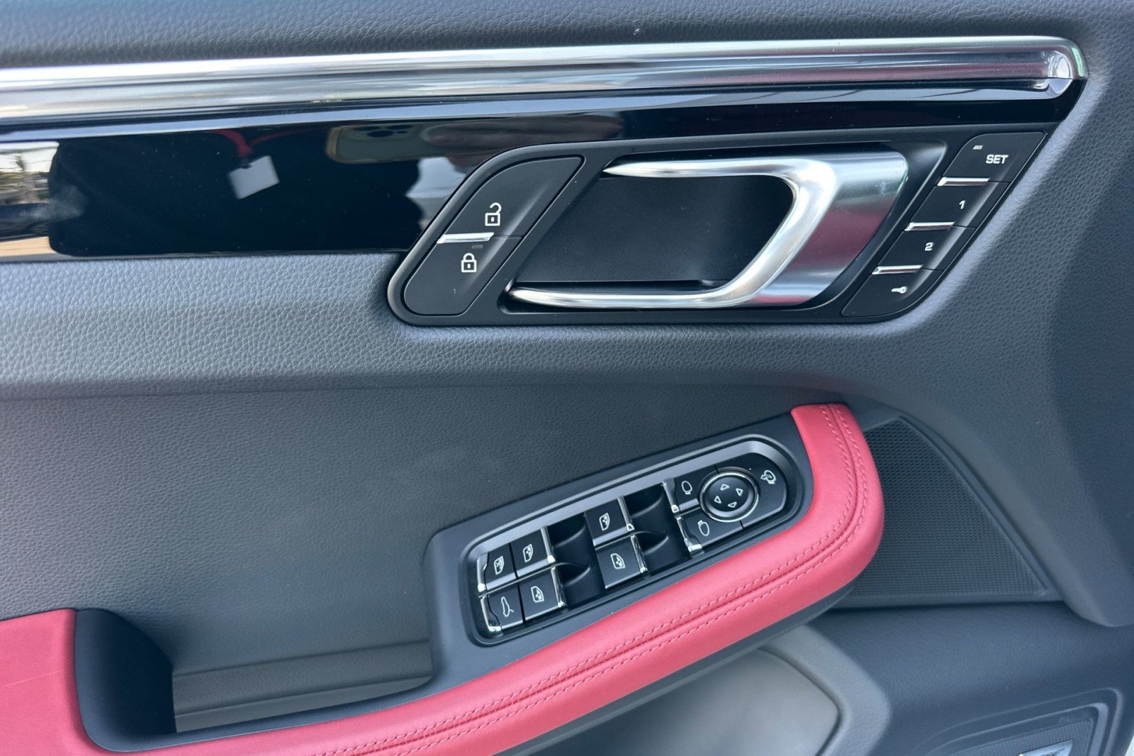 2026 Porsche Macan S - Photo 12