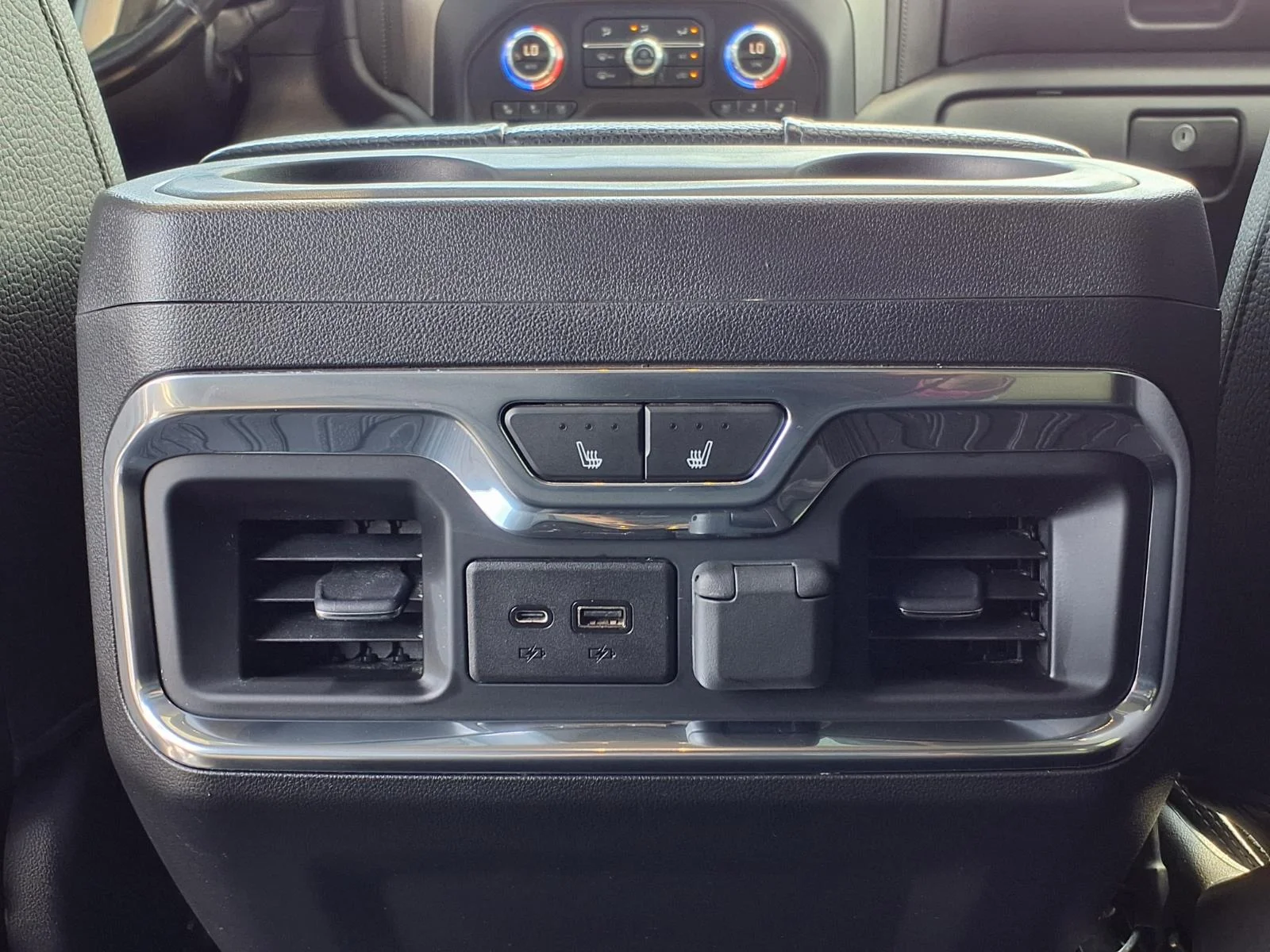 Used 2019 White GMC Denali image 25