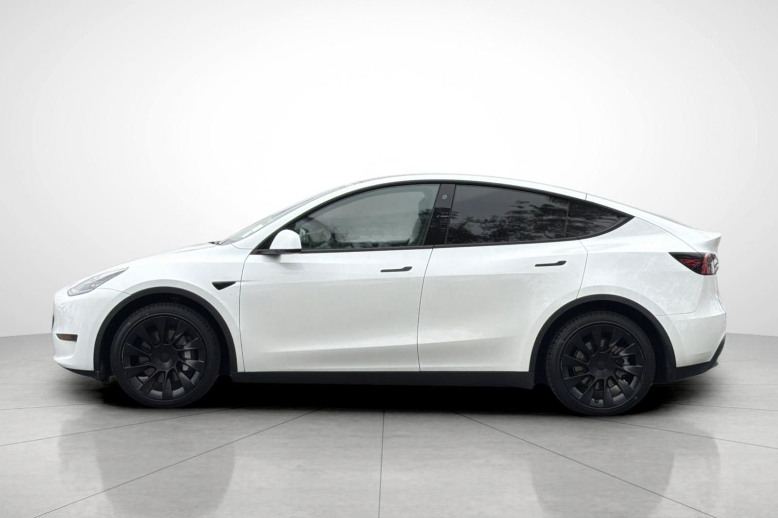 Used 2023 White Tesla Long Range image 23