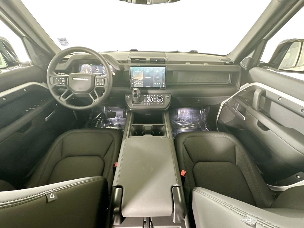 Certified Used 2025 Fuji White Land Rover S image 24