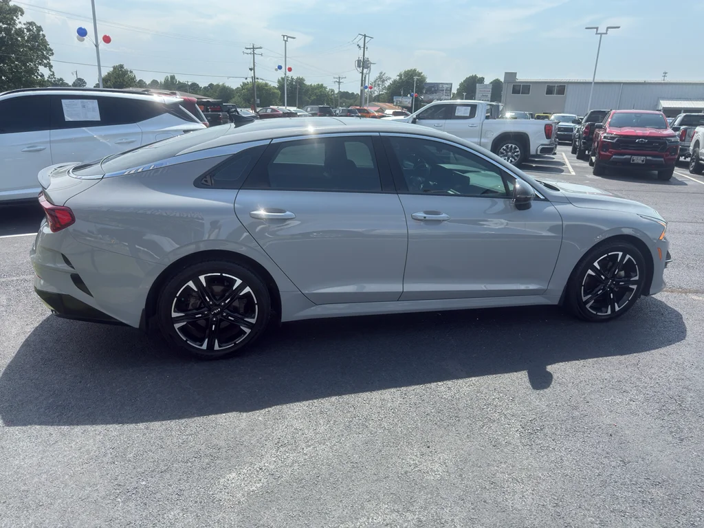 Used 2024 Wolf Gray Kia GT-Line image 4