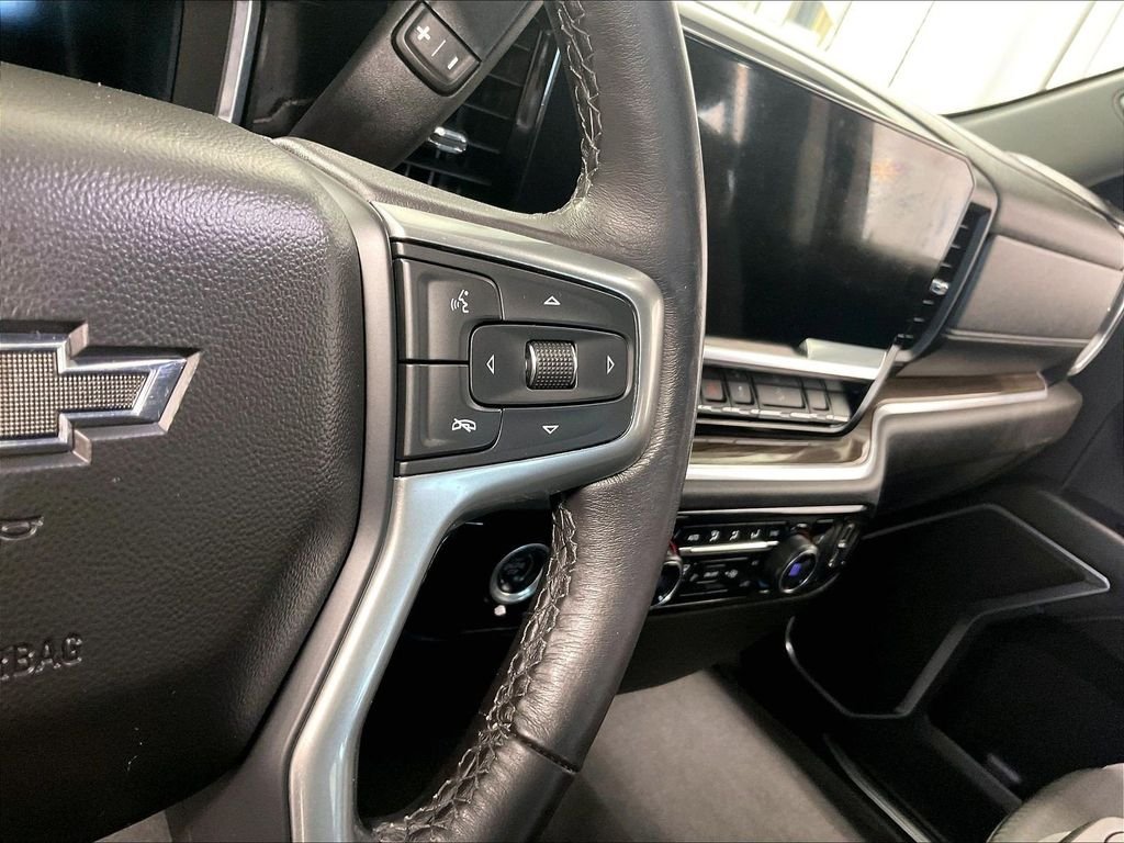 Used 2022 White Chevrolet RST image 23