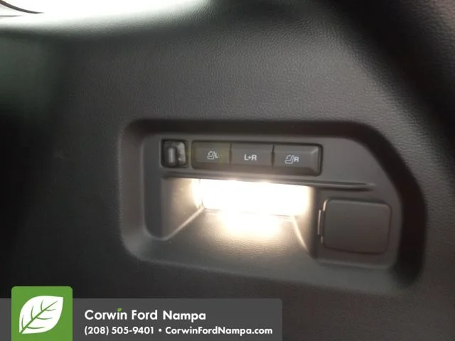 New 2026 Space White Metallic Ford Tremor image 30