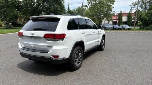 Used 2020 Bright White Clearcoat Jeep Laredo image 11