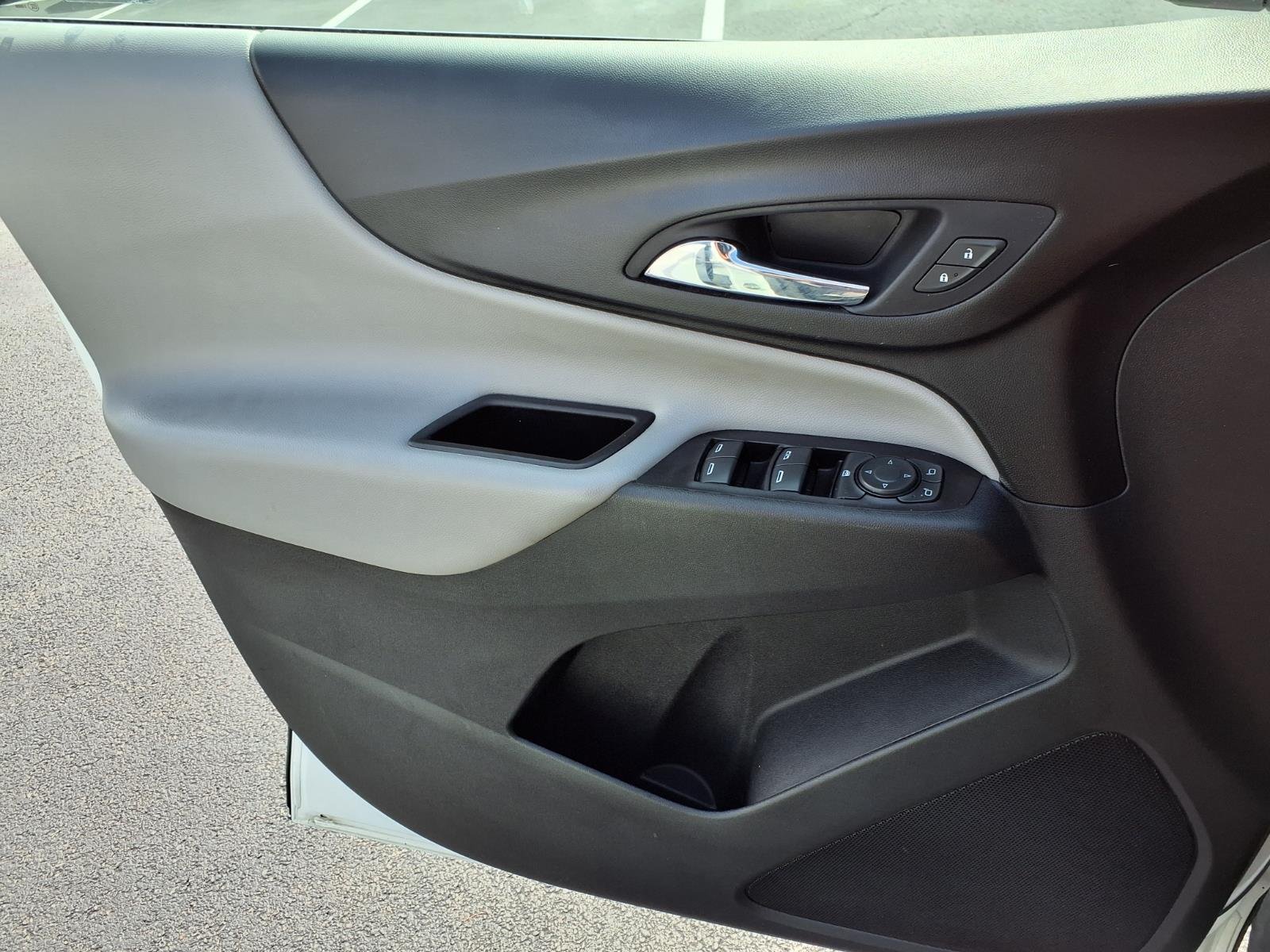 Used 2022 Summit White Chevrolet LS image 16