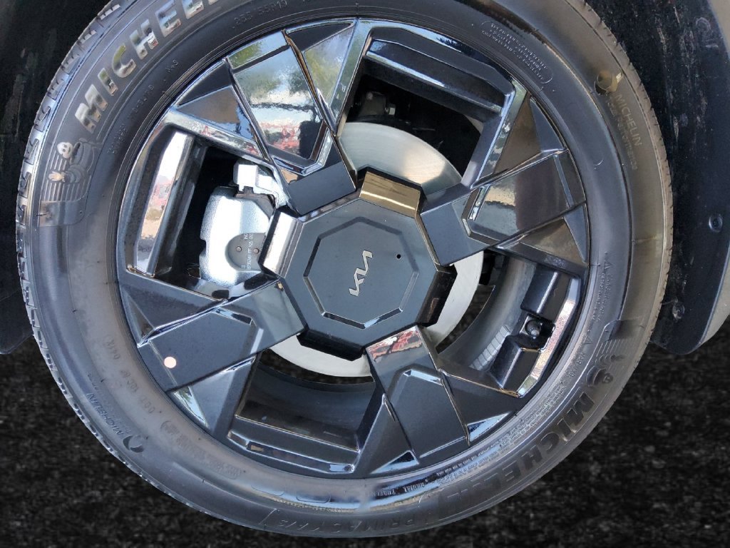 Certified Used 2026 Gray Kia X-Line Prestige image 27