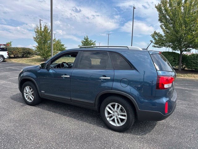 Used 2015  Kia LX image 6
