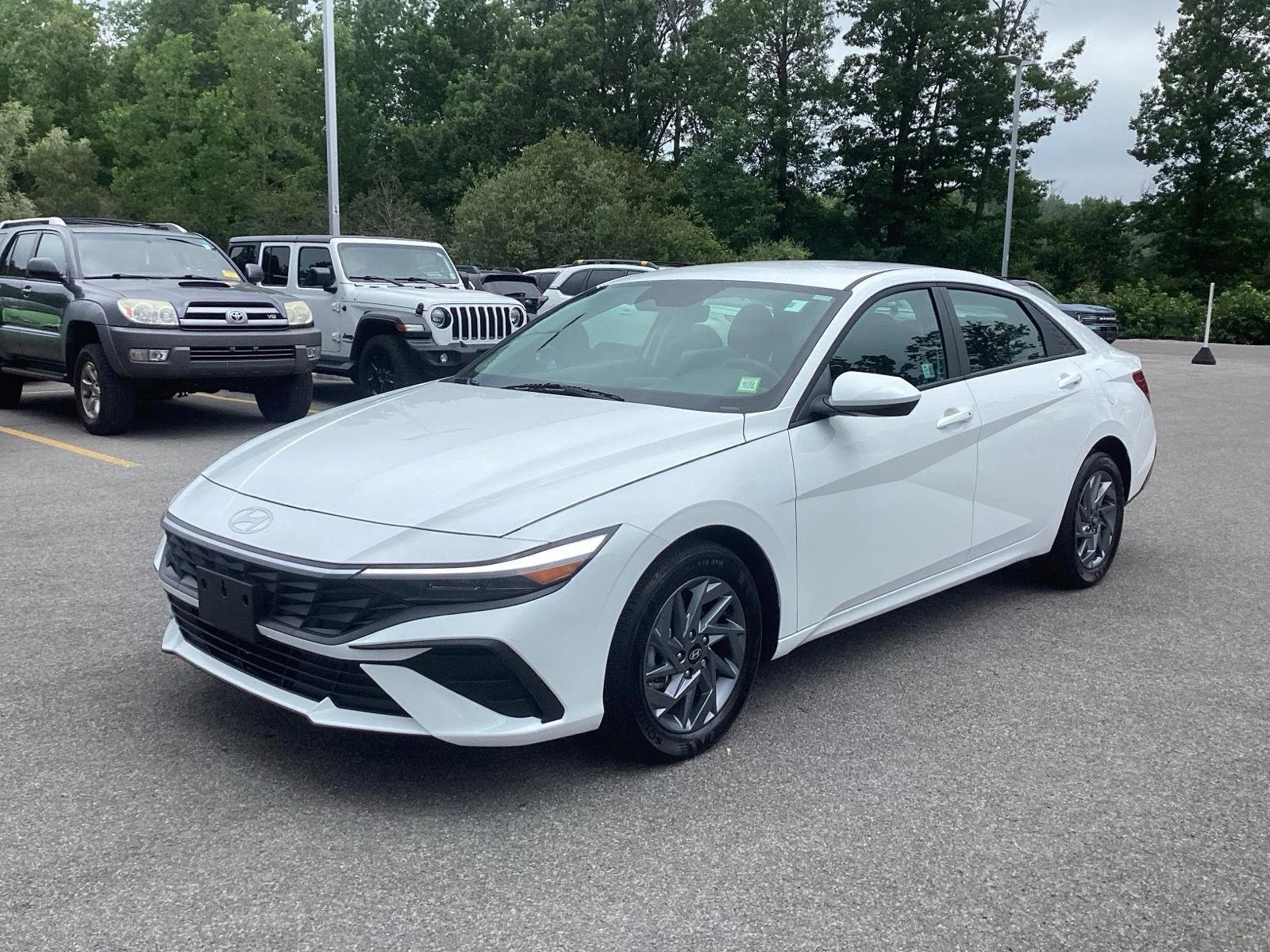 Used 2024 Serenity White Hyundai SEL image 3