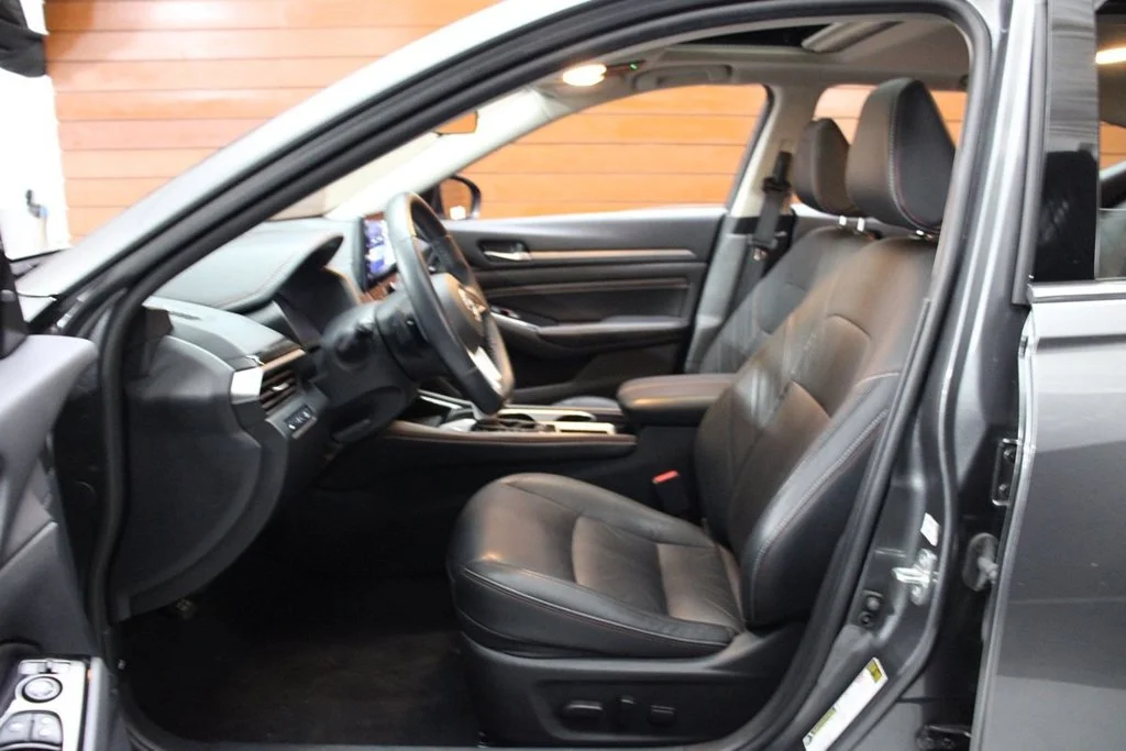 Used 2023 Gun Metallic Nissan 2.5 SR image 13