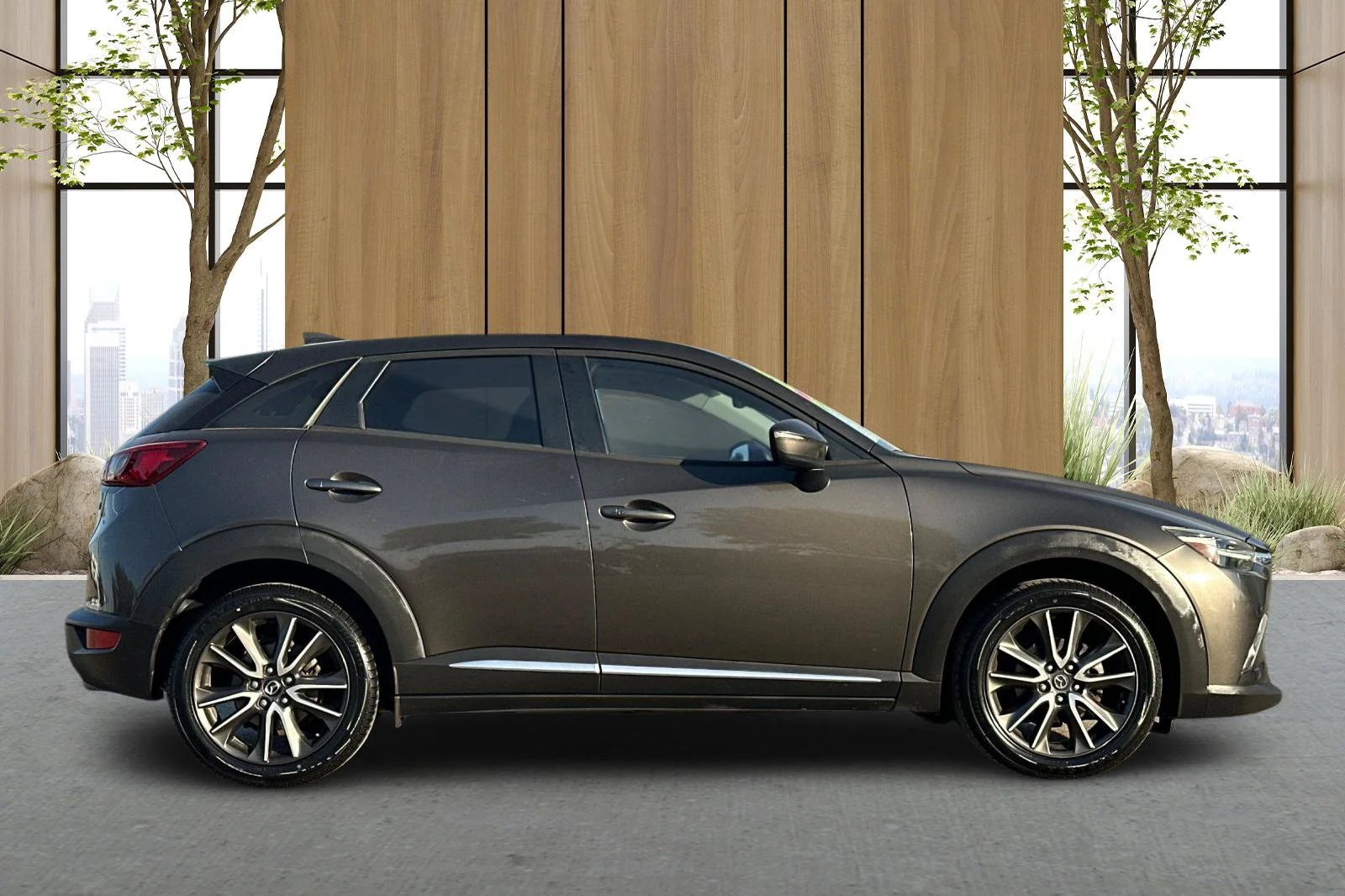 Used 2017 Silver Mazda Grand Touring image 3