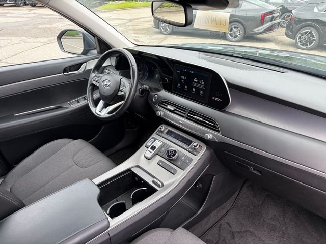 Used 2020 Graphite Hyundai SEL image 4