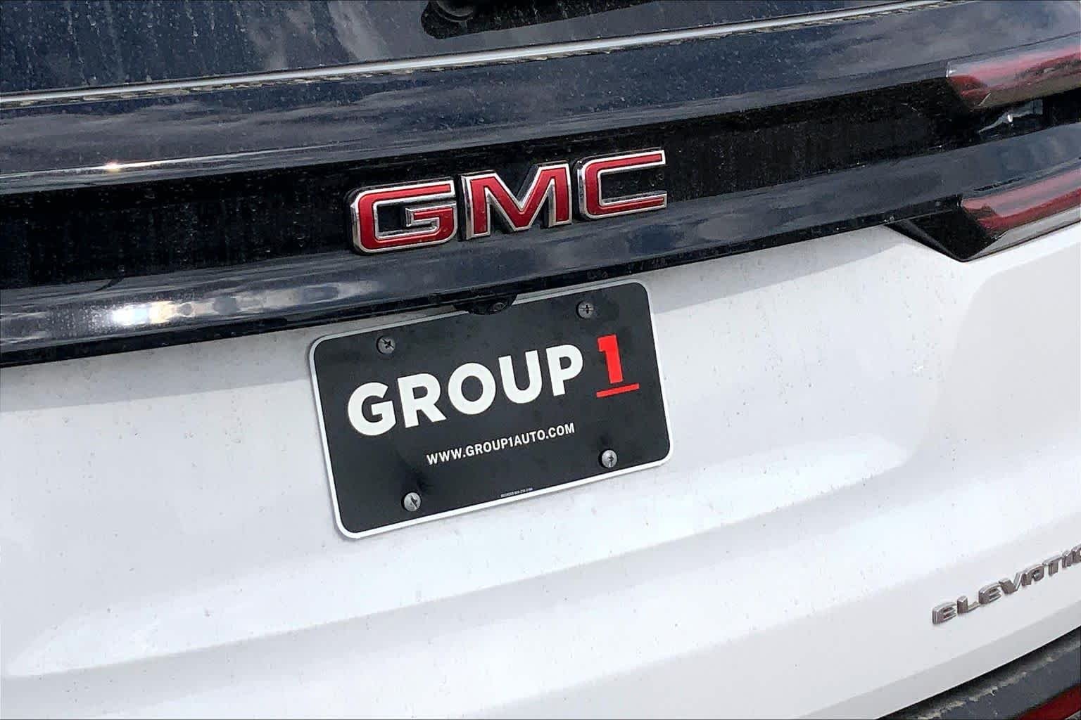 Used 2026 Summit White GMC AWD Elevation image 31