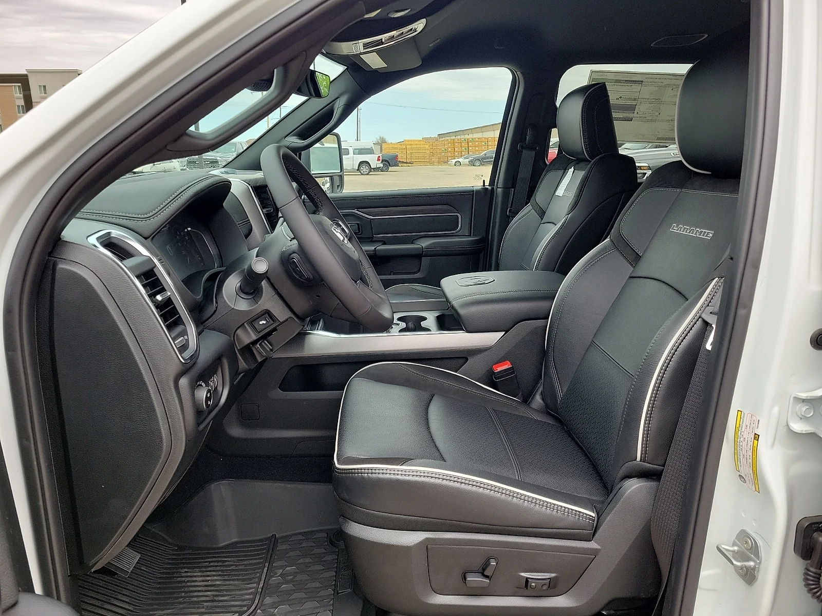 New 2026 PW7 Bright Whit Ram LARAMIE CREW CAB 4X4 8