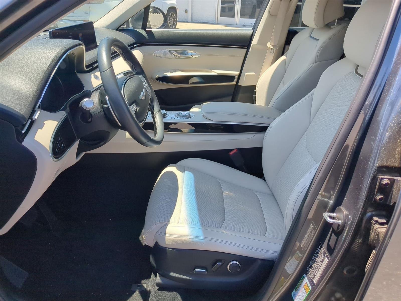 Used 2023 Himalayan Gray Genesis 2.5T image 14