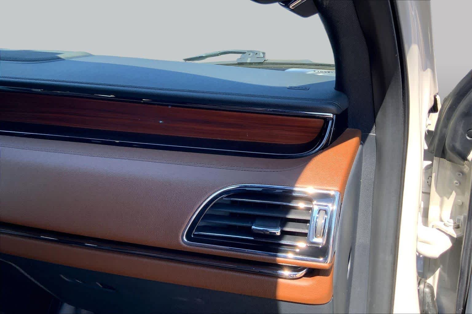 Certified Used 2022 Ceramic Pearl Metallic Tri-Coat Lincoln Reserve image 19