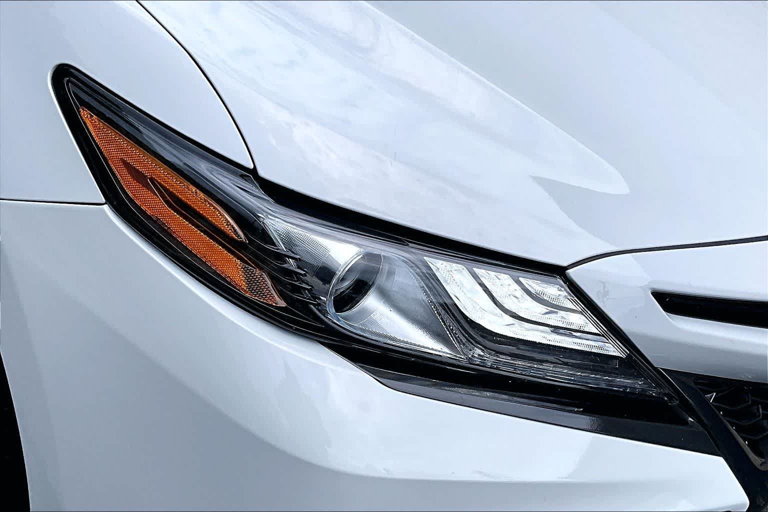 Used 2023 Ice Edge Toyota XSE image 28