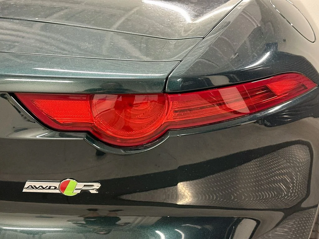 Used 2016  Jaguar R image 29