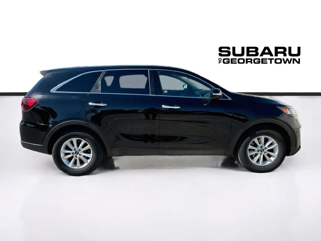 Used 2019 Black Kia L image 8