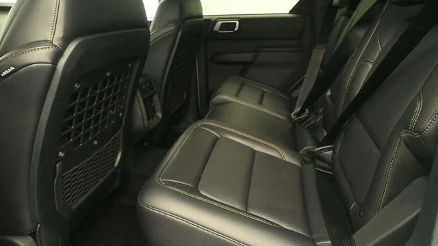 New 2026 Avalanche Gray Ford Badlands® image 10