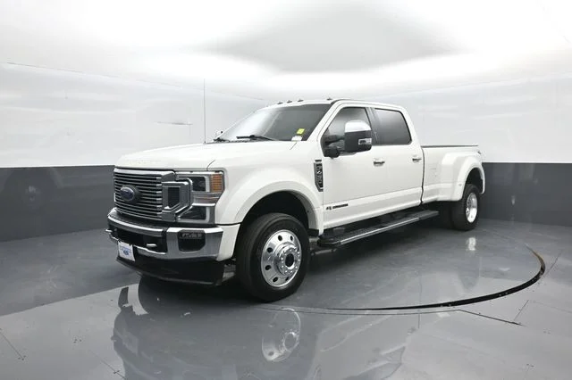 Certified Used 2020 White Metallic Ford Lariat image 4