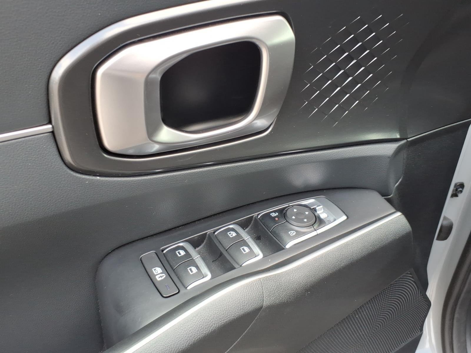 Used 2026 Wolf Gray Kia S image 12