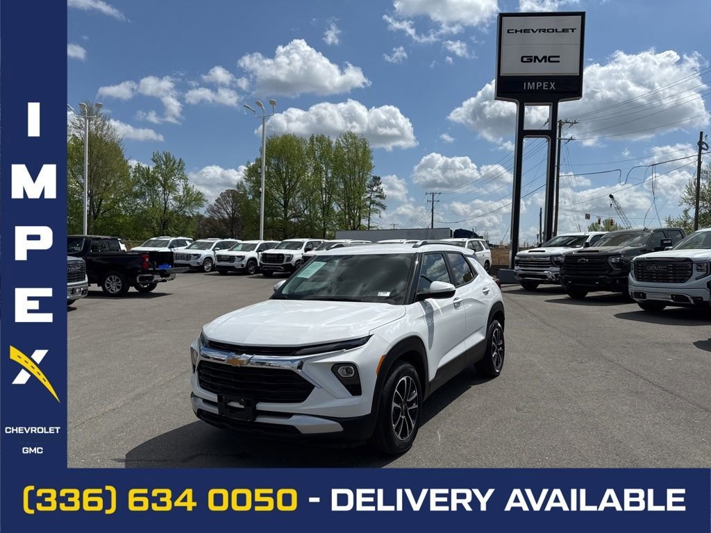 Summit White 2025 Chevrolet Trailblazer LT FWD SUV / Crossover Front-Wheel Drive Continuously Variable Transmission