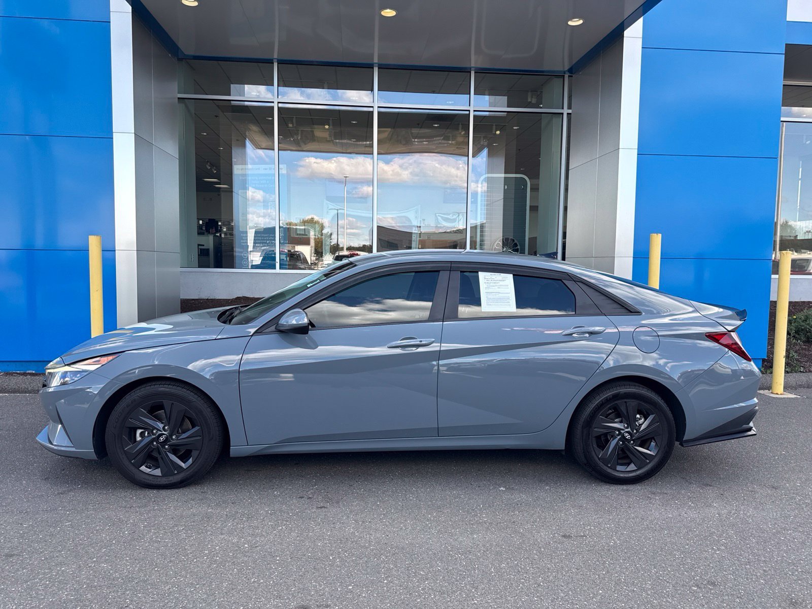 Used 2022  Hyundai SEL image 9