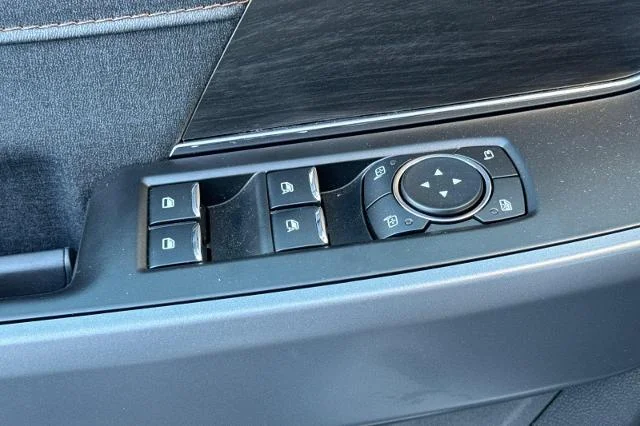2025 Ford F-150 Lightning Lariat - Photo 12