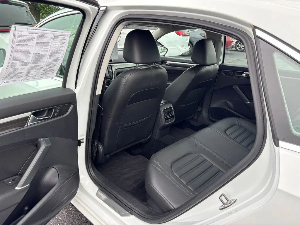 Used 2017 Pure White Volkswagen SEL Premium image 22