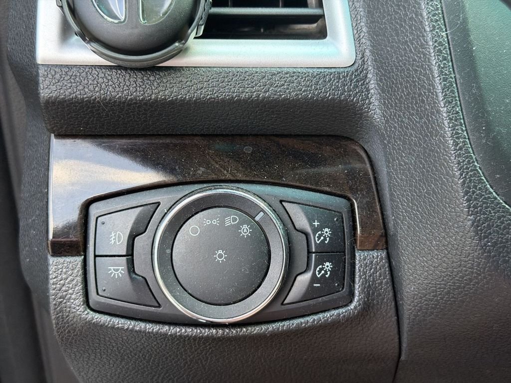 Used 2015 Silver Ford Limited image 17