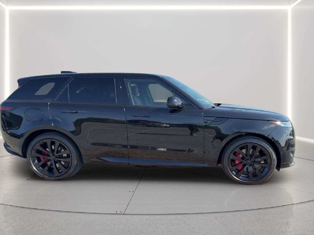 New 2027  Land Rover Dynamic SE image 4