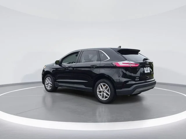 Used 2024 Black Ford SEL image 6