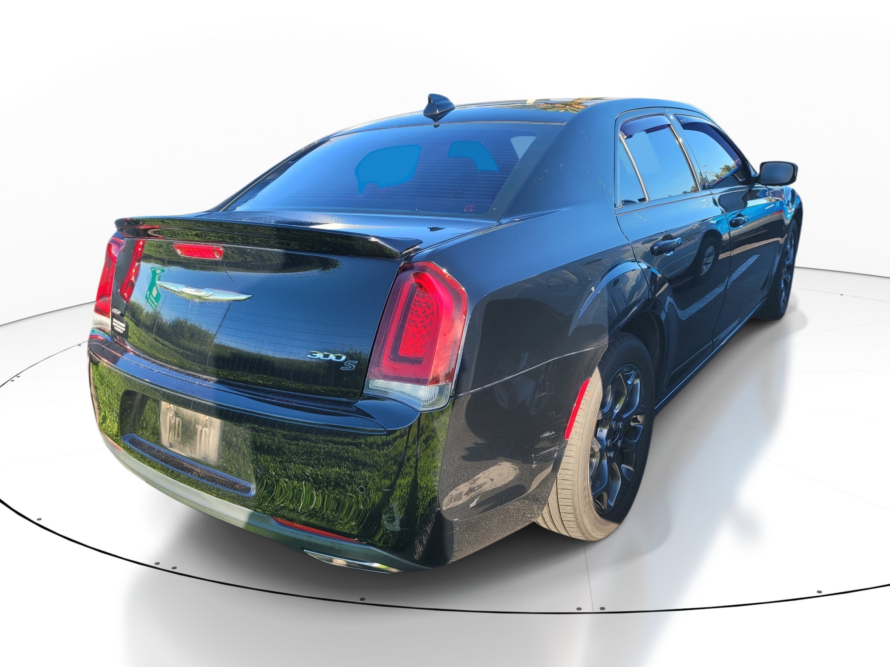 Used 2018 Gloss Black Chrysler 300S image 4