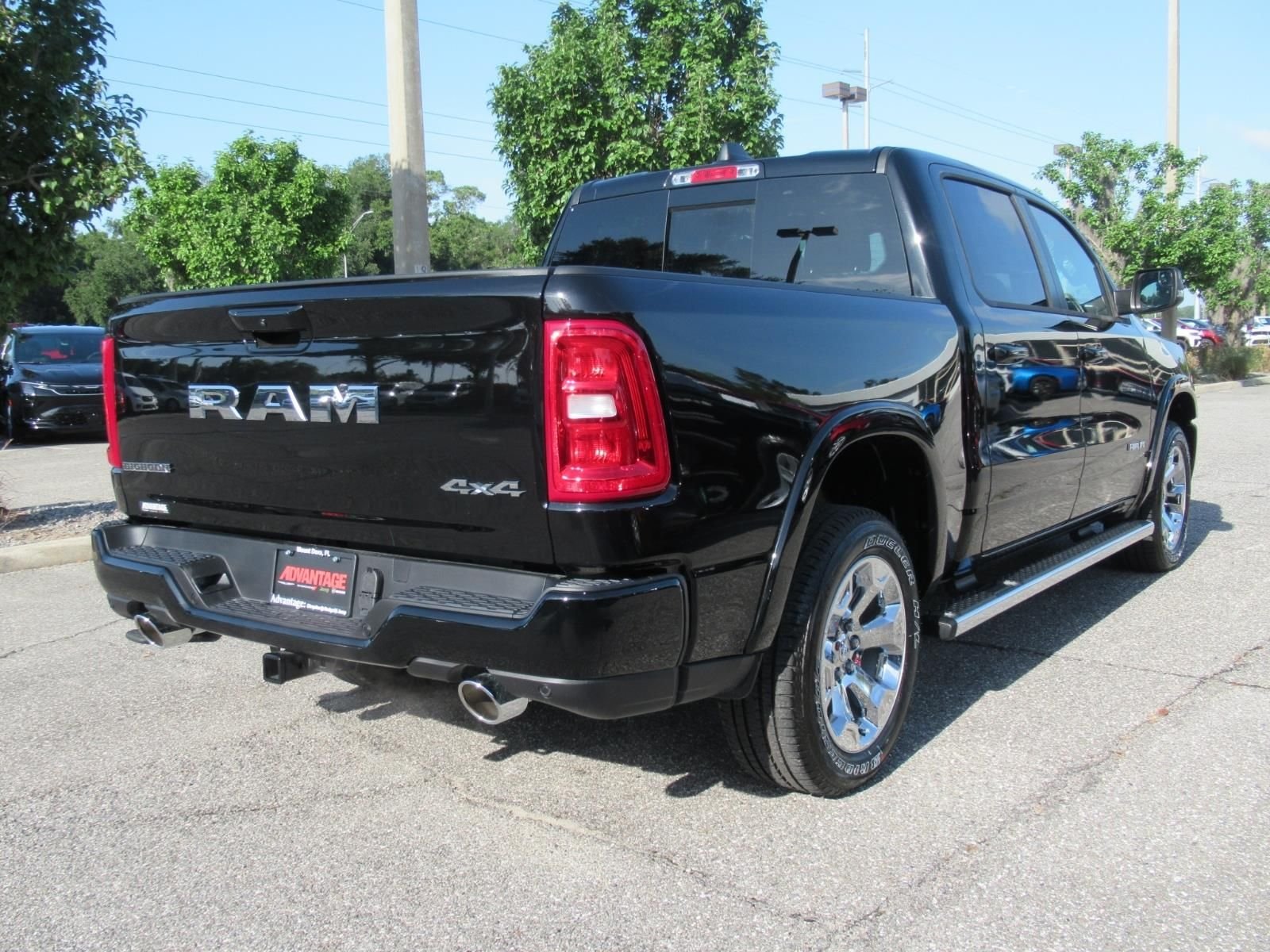 New 2026 Diamond Black Crystal Pearlcoat RAM Big Horn/Lone Star image 7