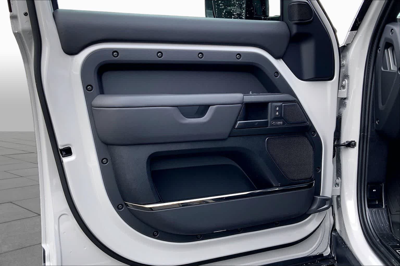 New 2026 Borasco Grey Land Rover  image 11