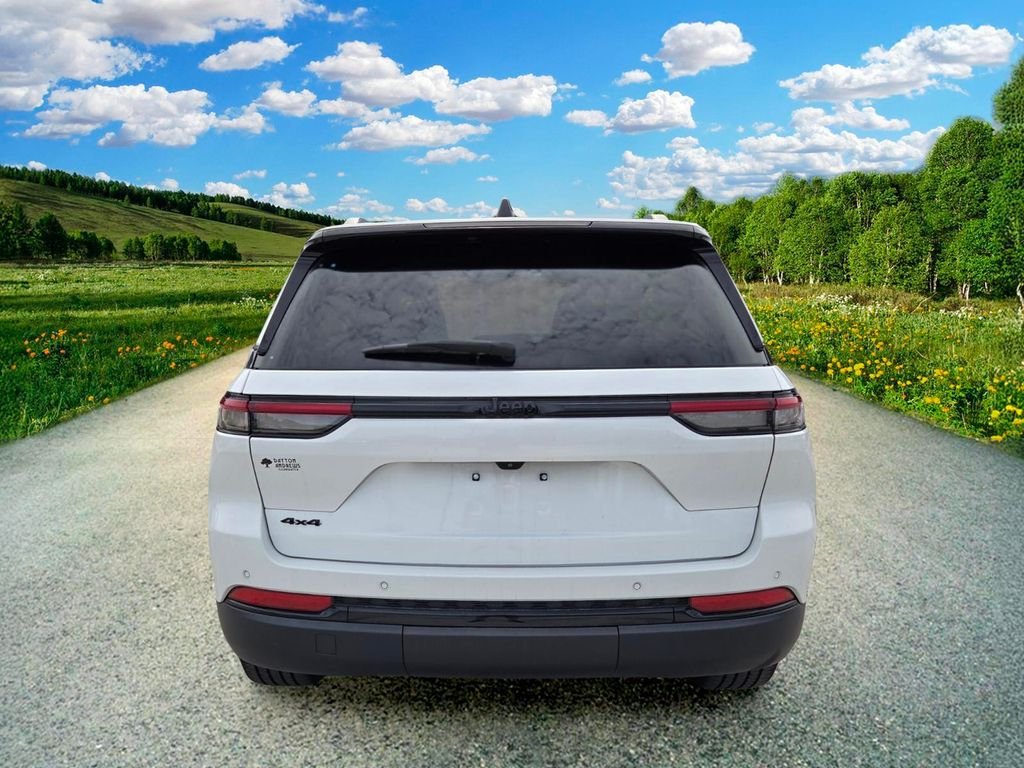 Used 2023 White Jeep Altitude X image 5