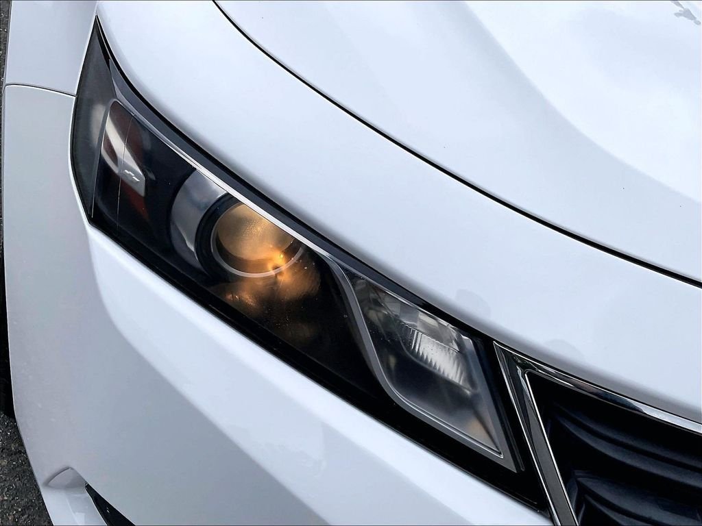Used 2019 White Chevrolet LS image 32