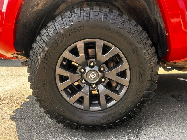 Used 2020 Red Toyota SR5 image 27