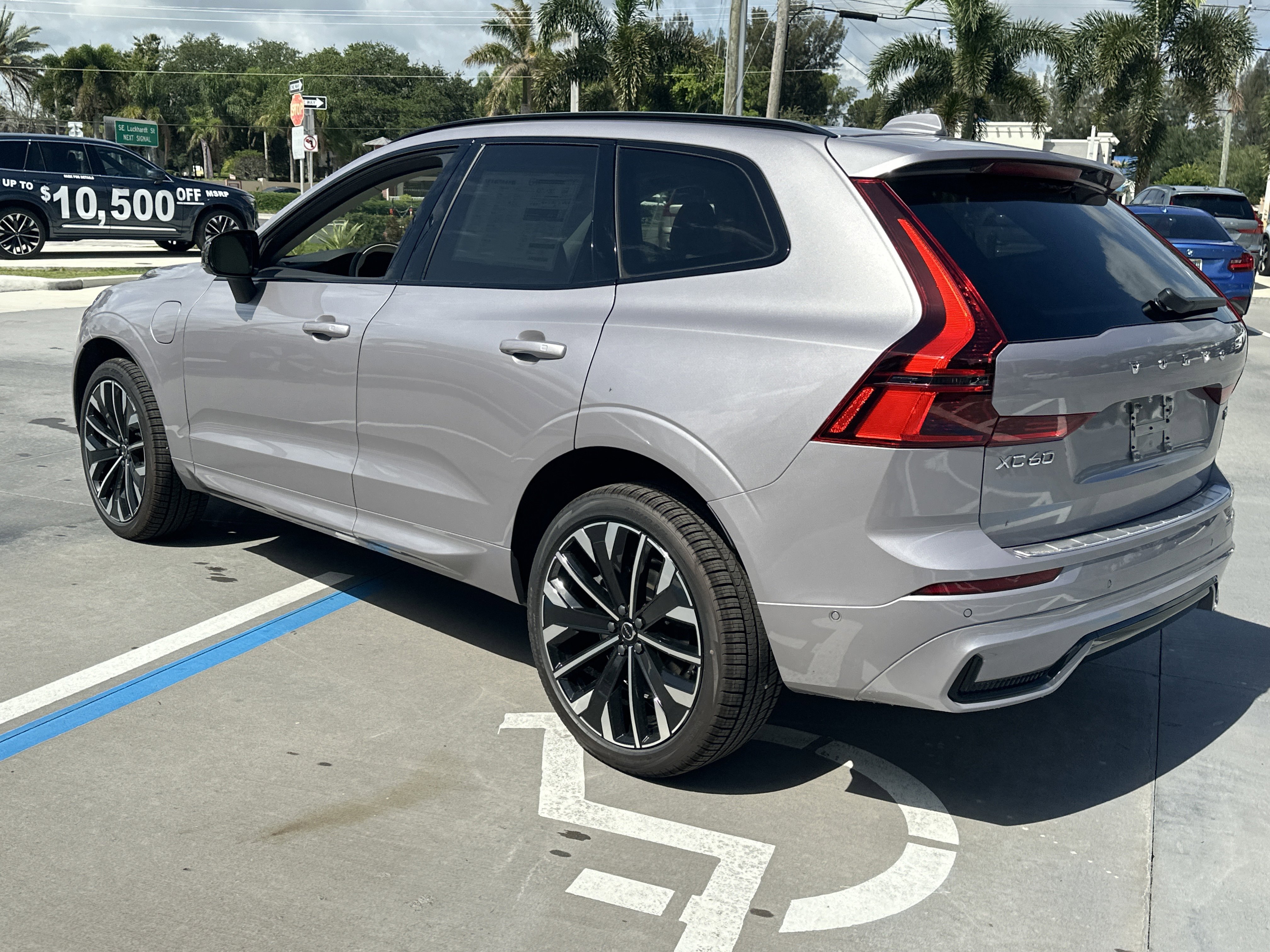 New 2026 Aurora Silver Volvo Ultra image 11