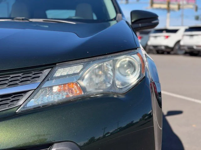 Used 2013 Spruce Mica Toyota XLE image 7