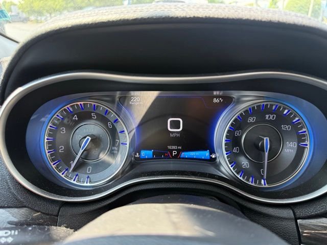 Used 2015 Blue Pearl Chrysler Limited image 11