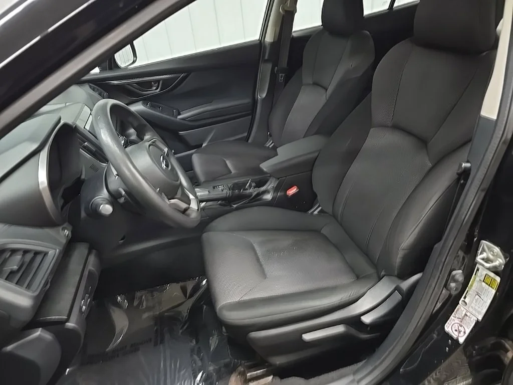 Used 2017 Crystal Black Silica Subaru 2.0i Premium image 29