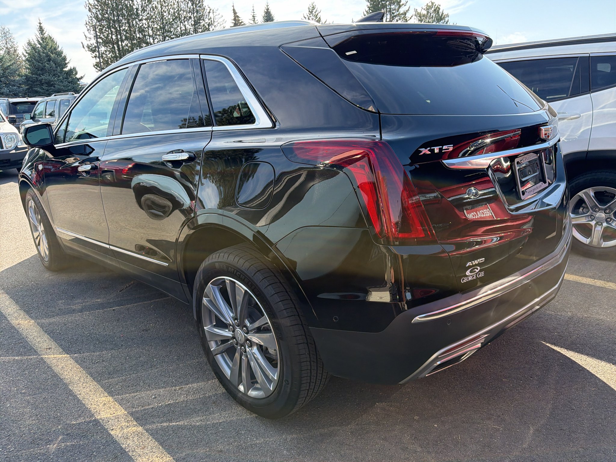 Used 2025 Stellar Black Metallic Cadillac Premium Luxury image 5