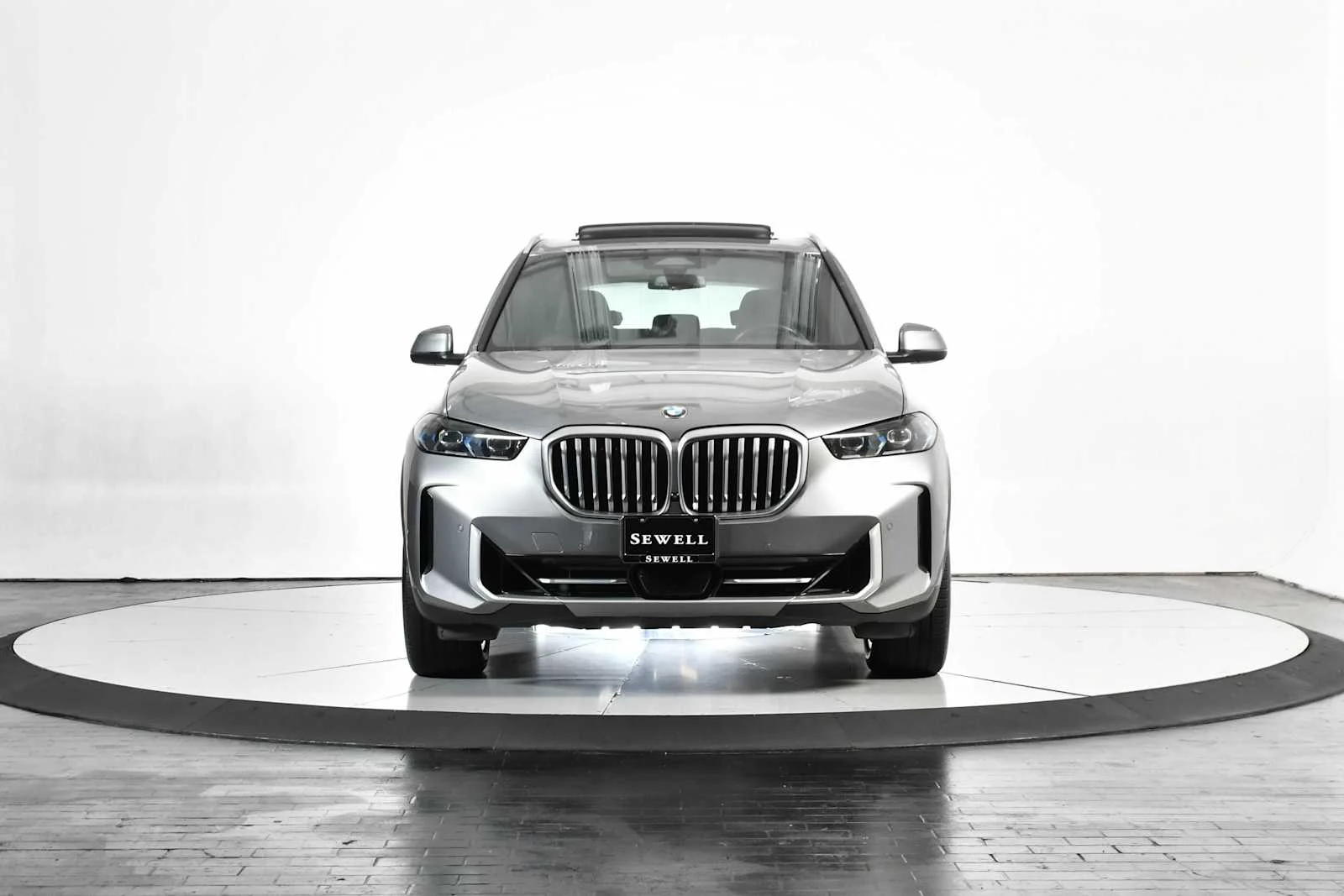 Used 2024 Skyscraper Grey Metallic BMW xDrive40i image 8