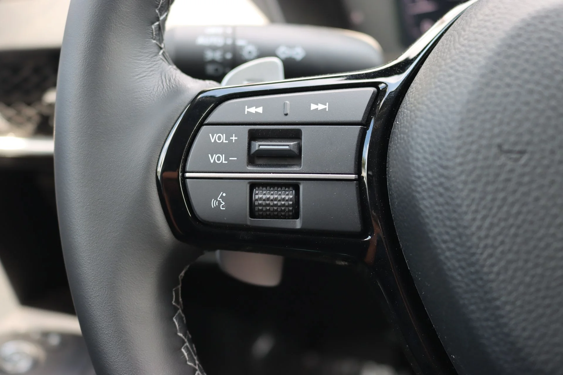 New 2026 Platinum White Pearl Acura Base image 9