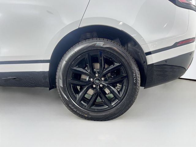 Certified Used 2026 Fuji White Land Rover Dynamic SE image 9