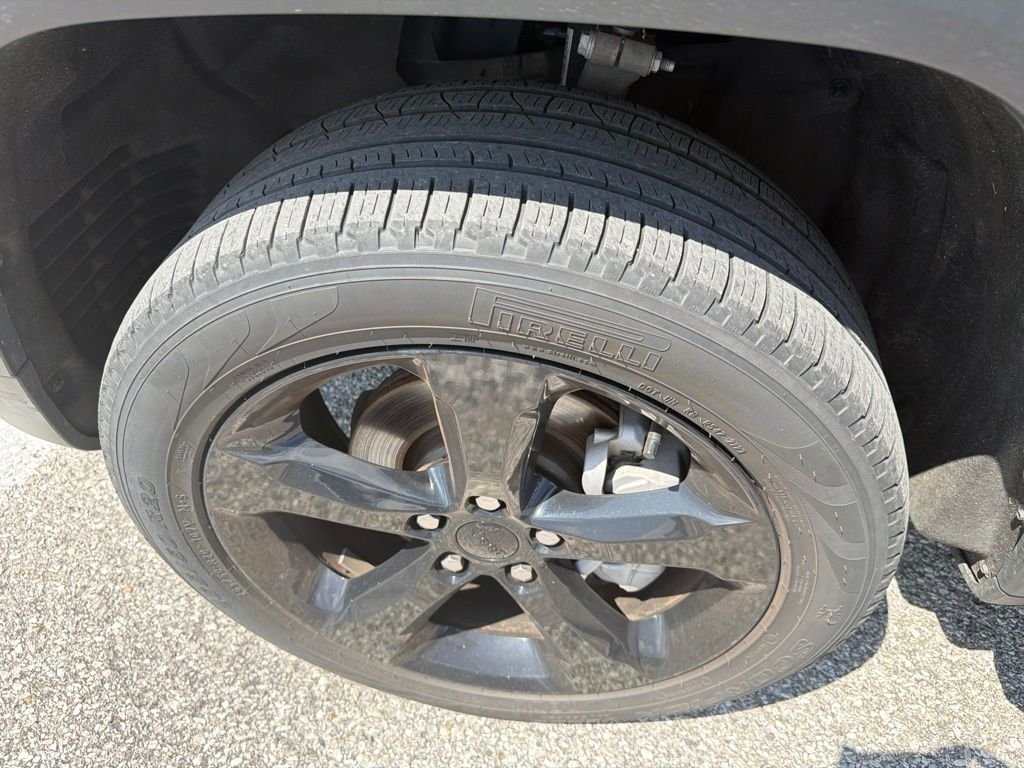 Used 2023 Black Jeep Limited image 10